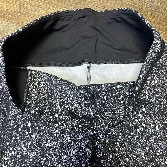 Lululemon Outrun 17" Crop Legging Splatter White Black Womens 6 Mesh Side Pocket - Picture 5 of 11